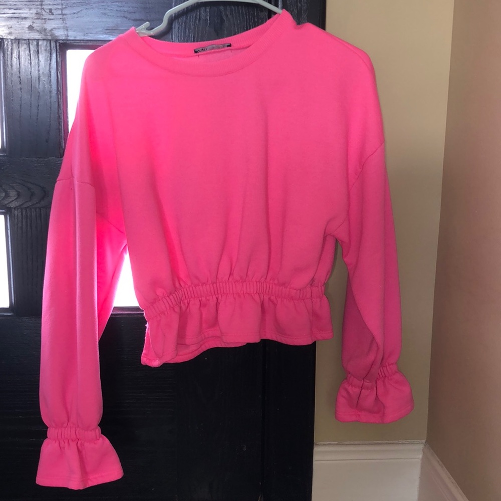 💥Bundle 3 for $25💥 Zara neon pink cinched sweatshirt